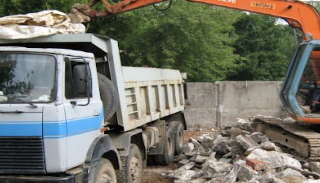 Вывоз строительного мусора с участка в Феодосии недорого от 1546 руб. | ГОСТСТРОЙ